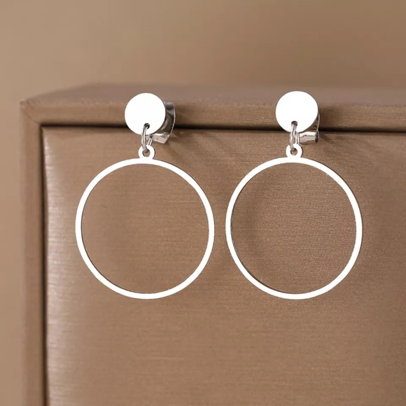 Lightweight Dangle Circle Earrings - Picture 4 of 4